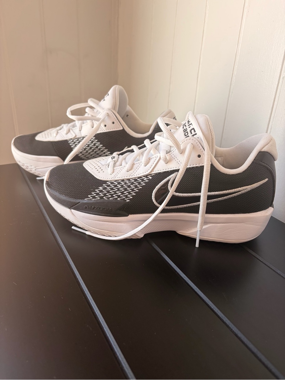 Nike Men’s Black and White Athletic Running/Basketball Sneakers
